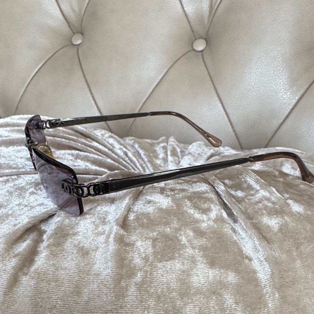 Vintage Hunmetal Gray Rectangular Sunglasses - image 3